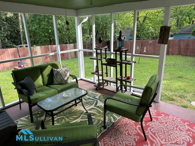 Building Photo - 1516 London Cir