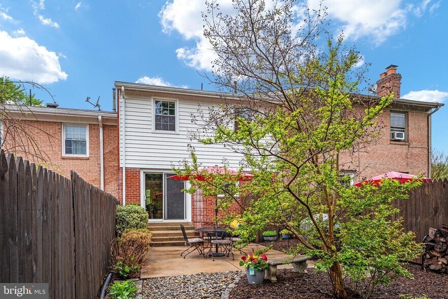 Building Photo - 4133 Novar Dr