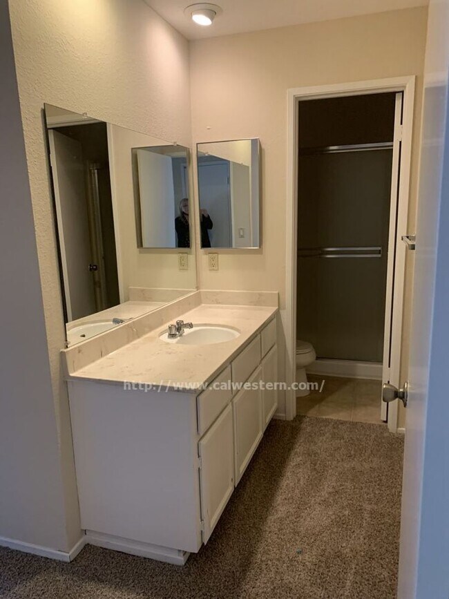 Building Photo - Campbell, Lovely 2 Bedroom and 2 Bath Cond...