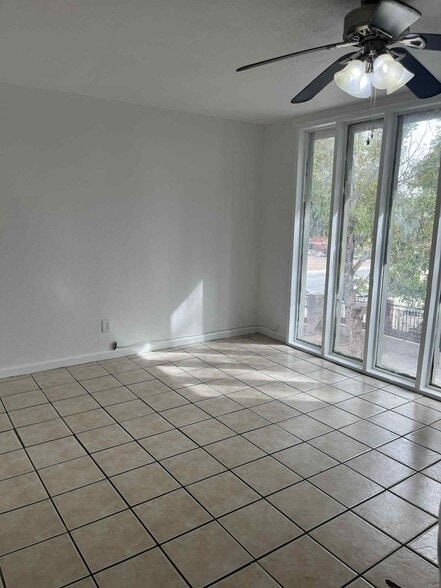 Building Photo - 3371 Brussels St