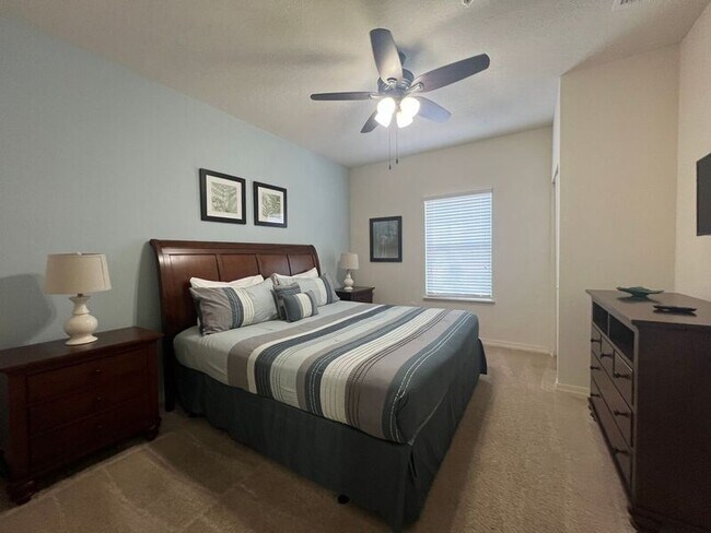 Building Photo - 8932 Shine Dr