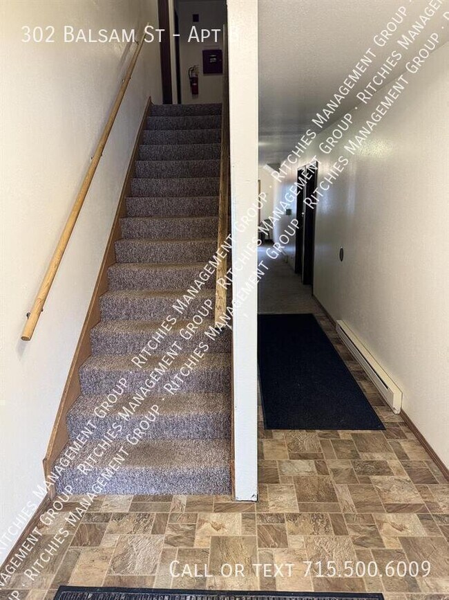 Building Photo - 302 Balsam St