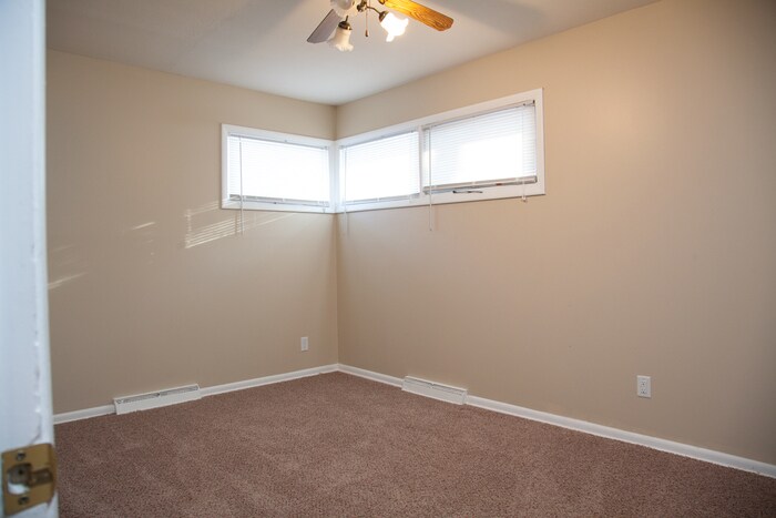 Building Photo - 952 88th Ln NW