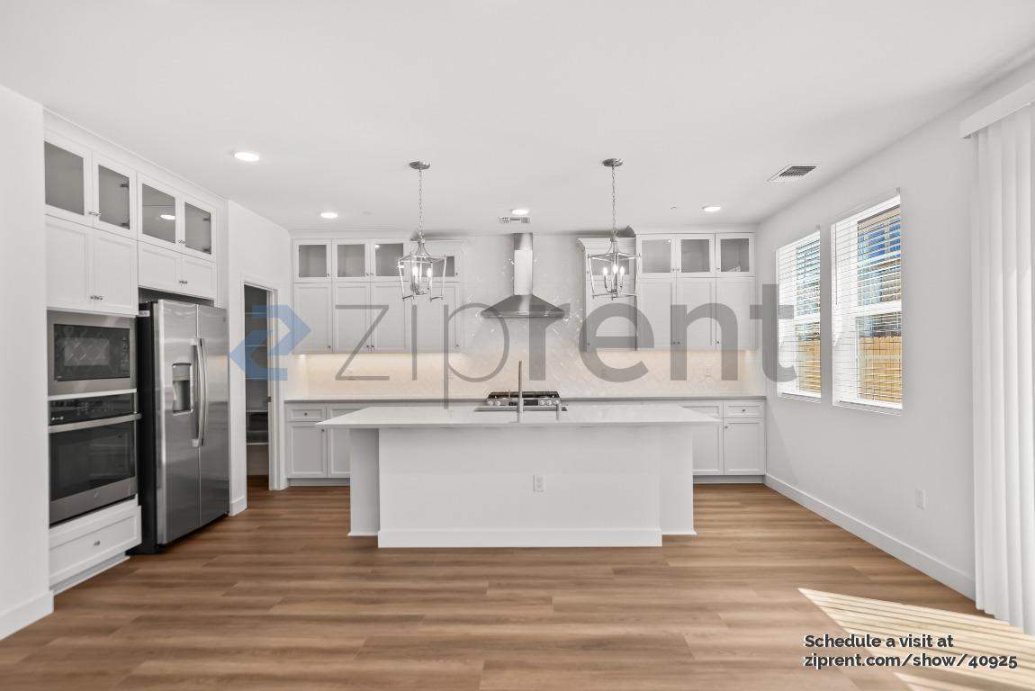 Building Photo - 336 Monastery Dr