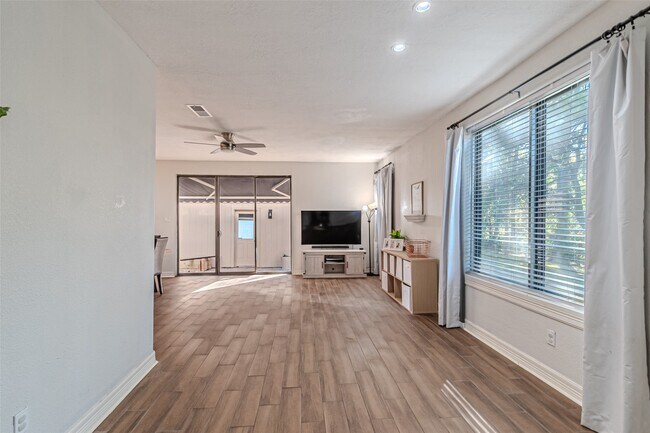 Building Photo - 15179 Kimberley Ct