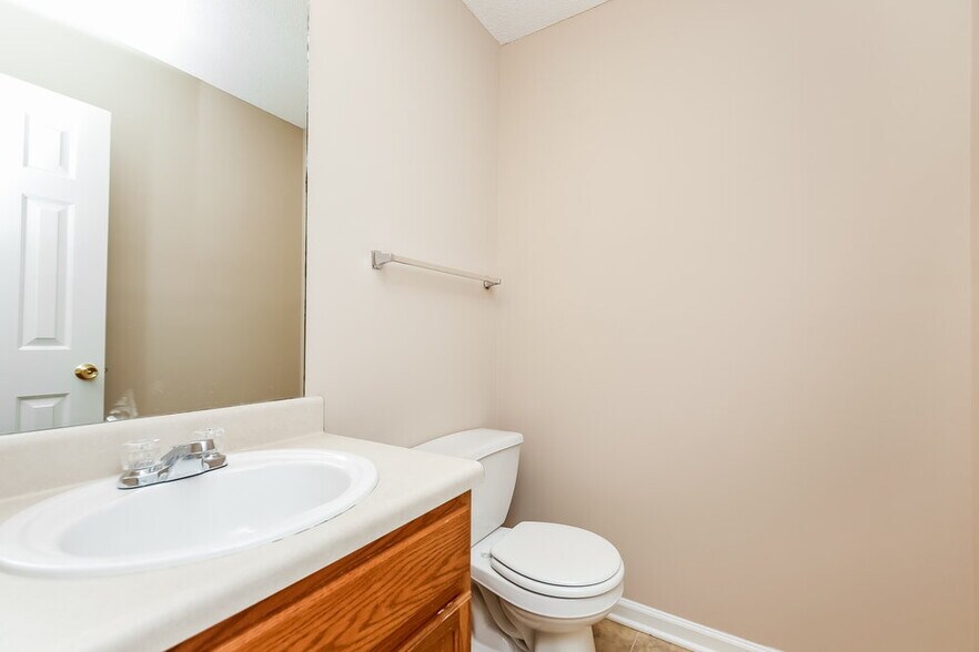 Building Photo - 5308 Rolling Meadow Dr SW