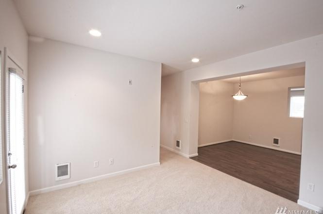 Building Photo - 15720 Manor Way