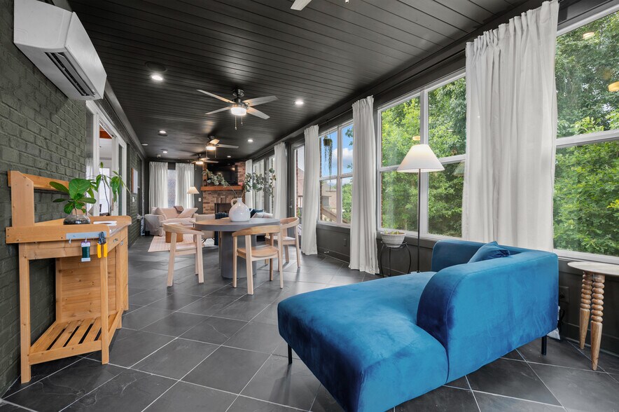 Building Photo - 1136 Secretariat Dr