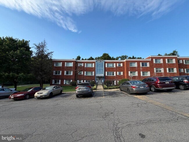 Building Photo - 3831 Hamilton St