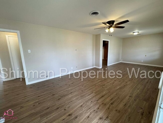 Building Photo - 1106 N 60th St