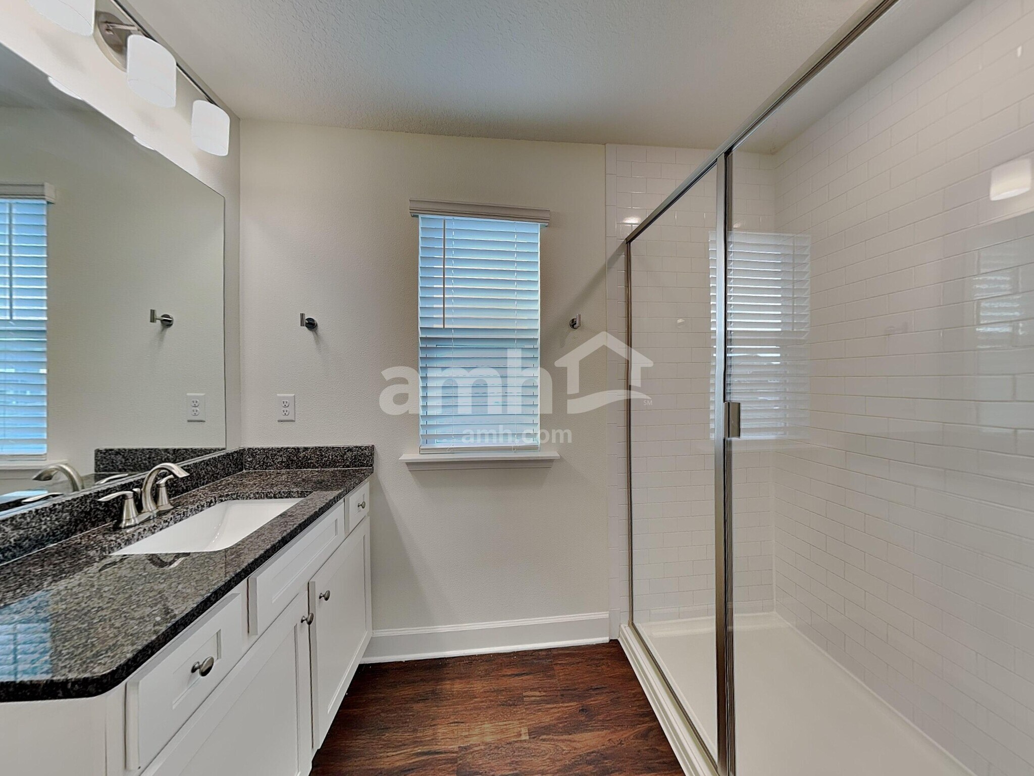 Building Photo - 1010 Tan Tara Trl