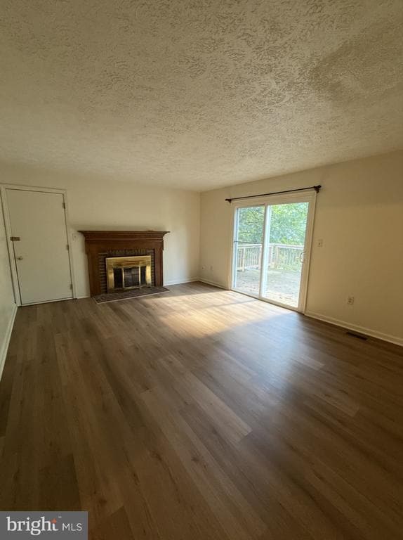 Building Photo - 15723 Edgewood Dr