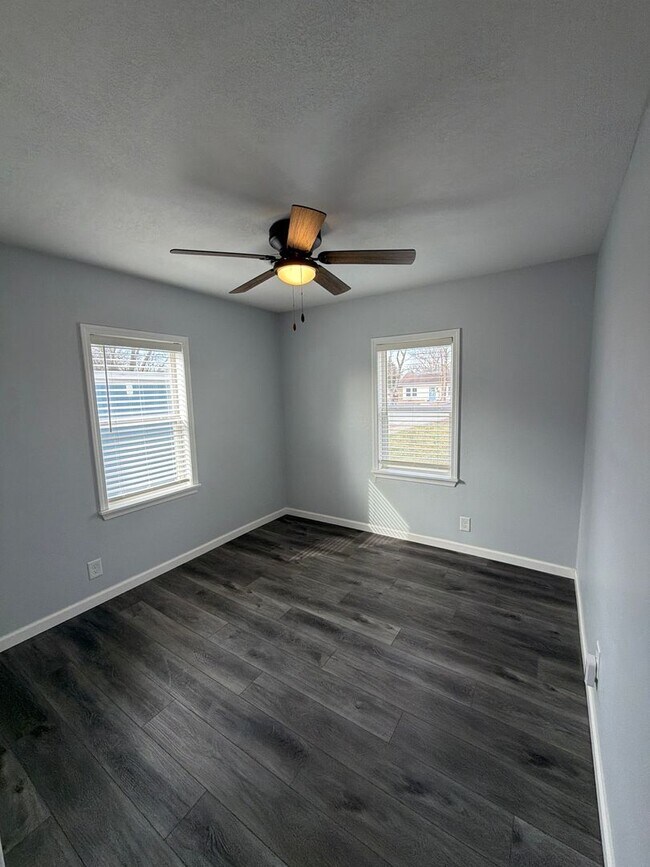 Building Photo - Check Out this price! Get it before it is gone!