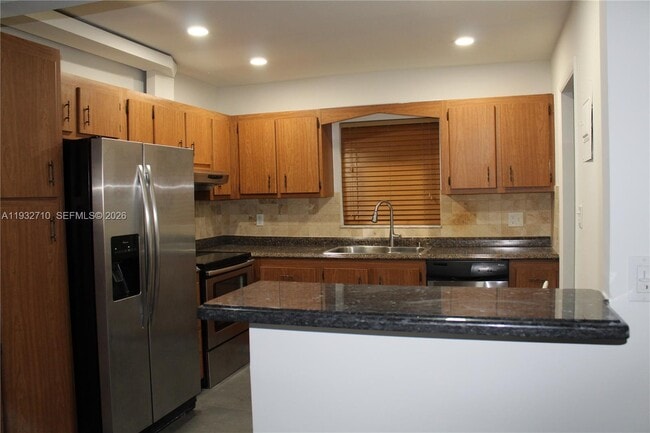 Building Photo - 5140 SW 40th Ave