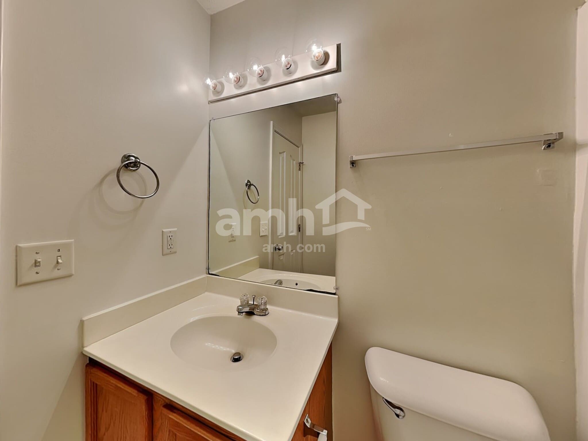 Building Photo - 1238 Dalmally Dr