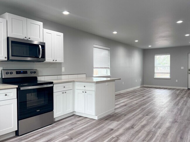 Building Photo - OWN962