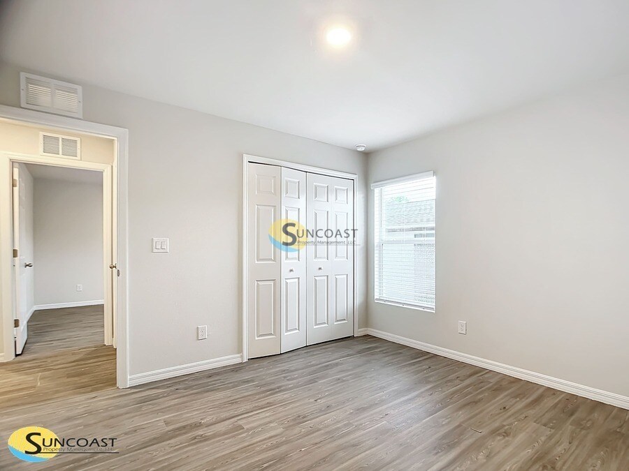 Building Photo - 4059 S Apopka Ave