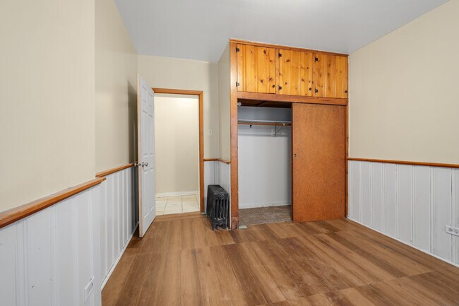 Building Photo - 8533 S Oglesby Ave