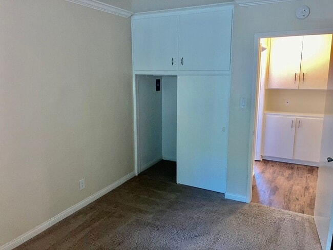 Building Photo - 1 Bed/1 Bath Pacific Beach