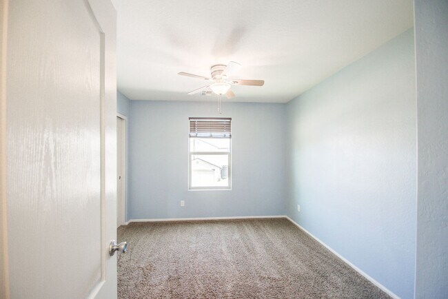 Building Photo - Stunning 3 bed plus Loft in Copper Ranch!