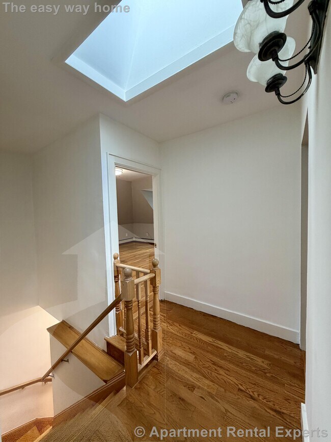 Building Photo - 8 Marbury Terrace