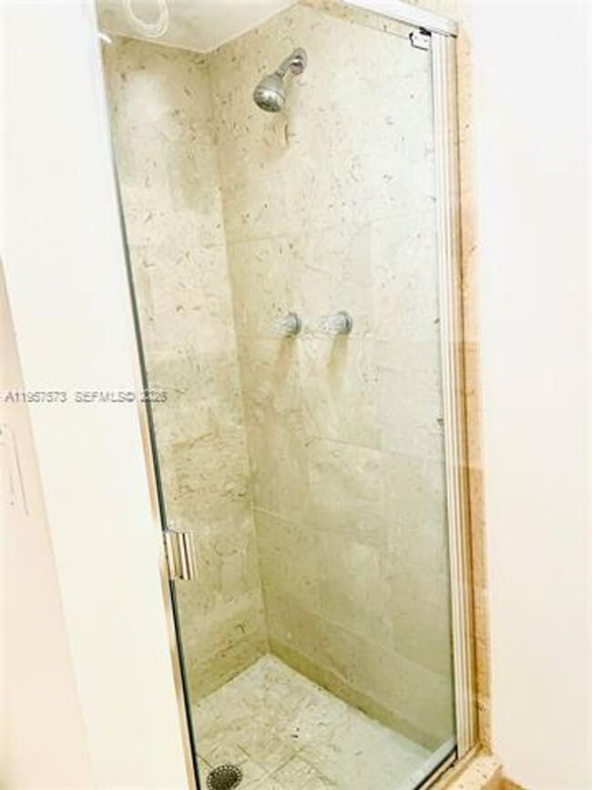 Building Photo - 151 SE 15th Rd