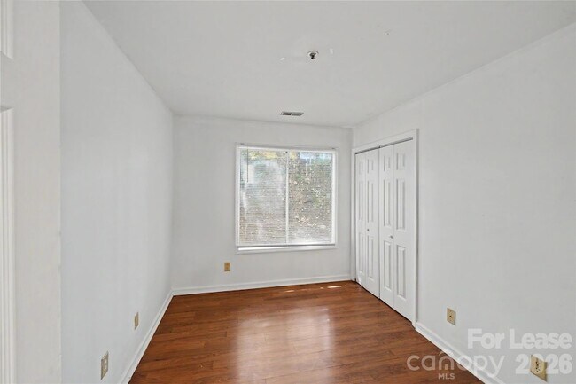 Building Photo - 9535 University Terrace Dr