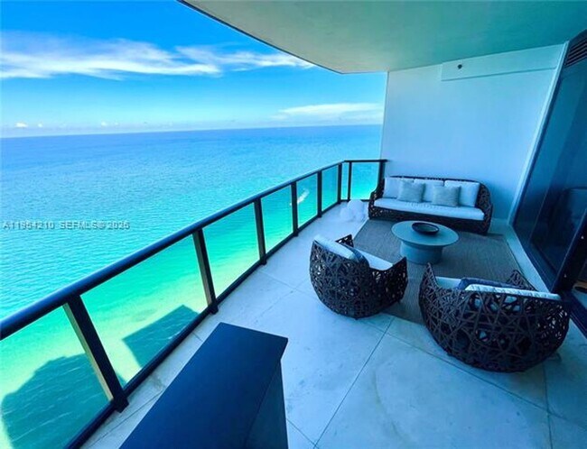 Building Photo - 18555 Collins Ave