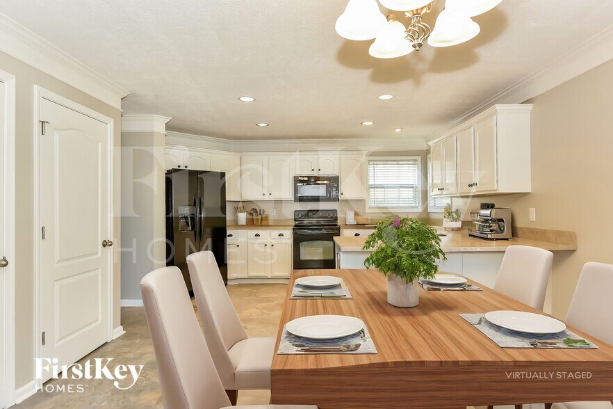 Building Photo - 1161 Castlewood Dr