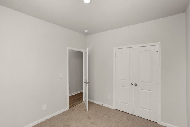 Building Photo - 2985 Mallard Dr