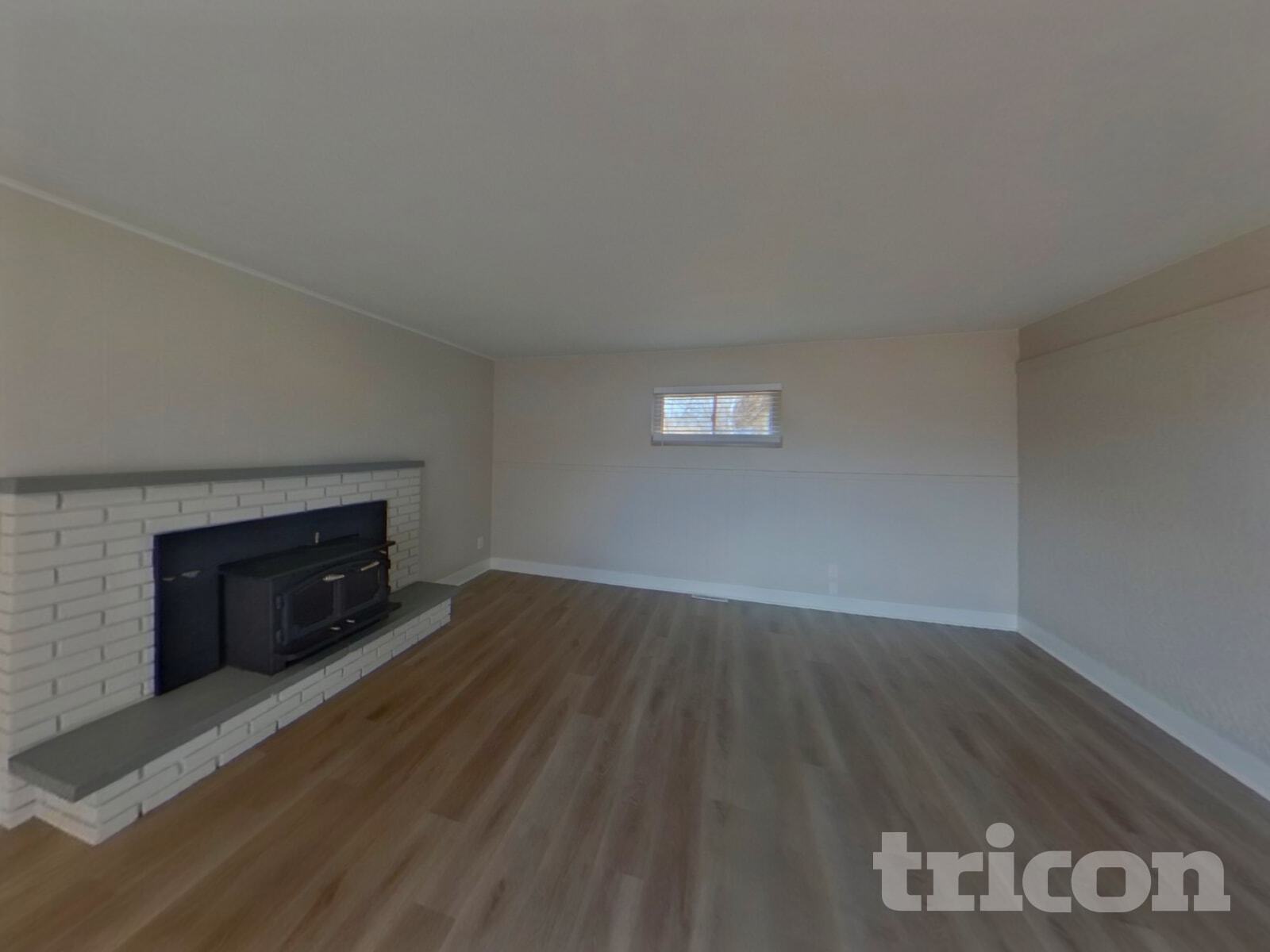 Building Photo - 3514 E La Salle St