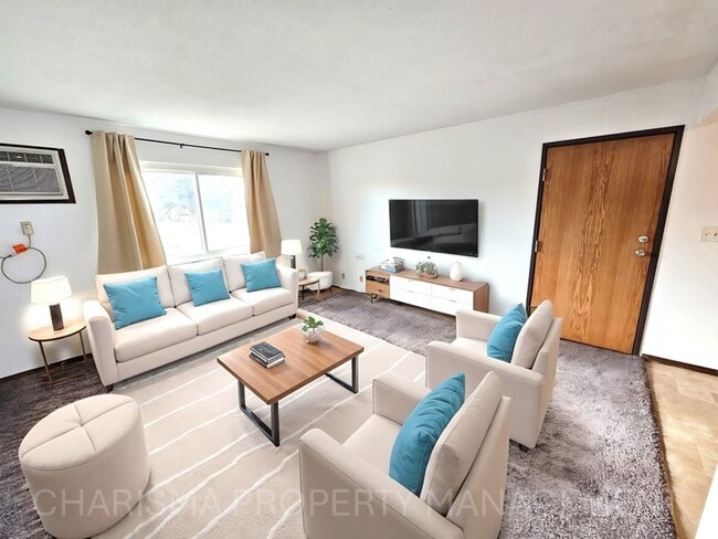 Building Photo - 2 BD, 1 BA in Garretson - Small Town Living Near Big City Amenities