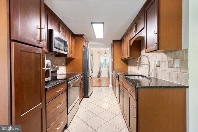 Building Photo - 1640 Mt Airy Ct