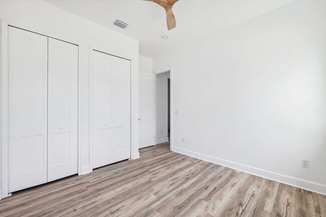 Building Photo - 8622 Inwood Dr