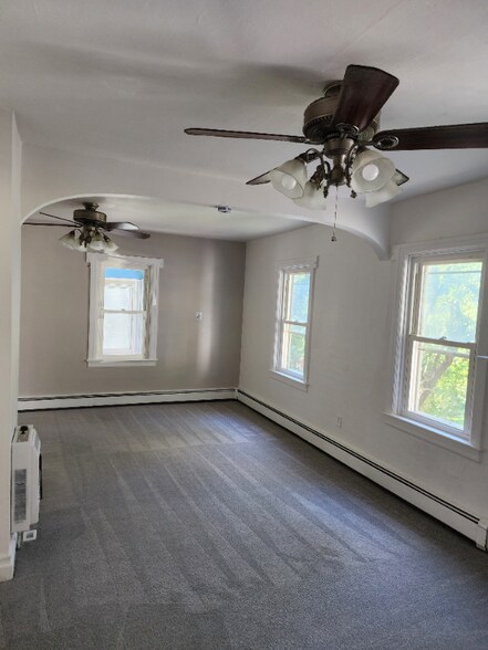 Building Photo - 15215 Charmian Rd