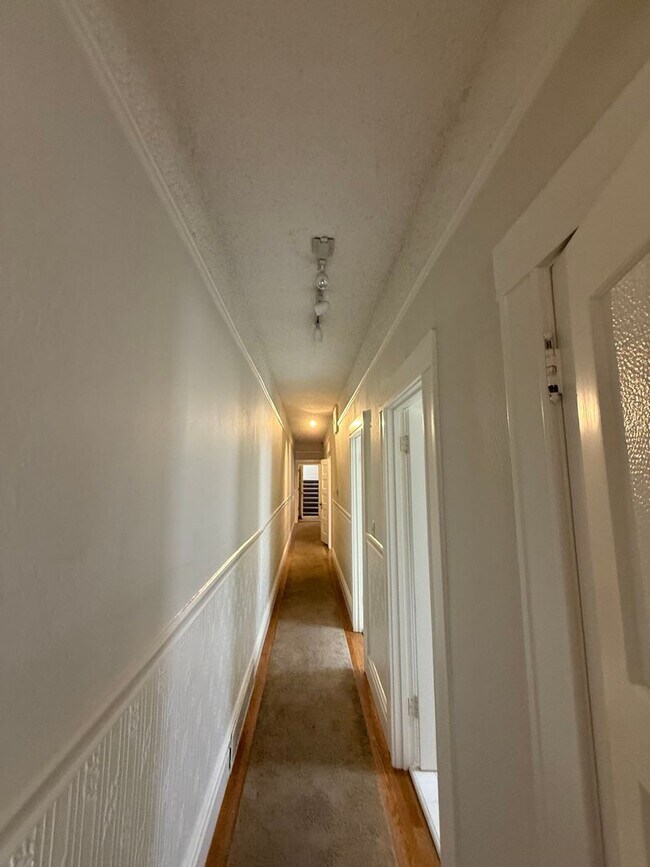 Building Photo - 2649
