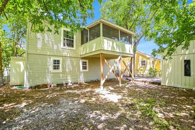 Building Photo - 1005 Ellingson Ln