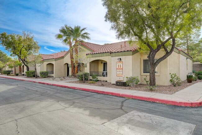 Building Photo - 7885 W Flamingo Rd