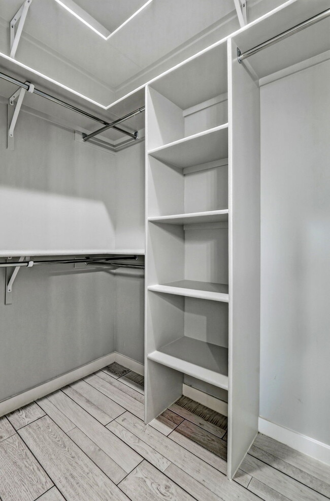 Building Photo - 13110 Emerald Isle St