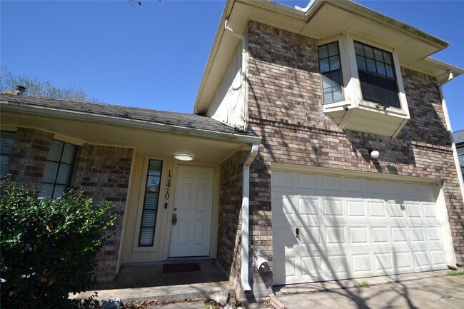 Building Photo - 12410 Meadow Briar Dr