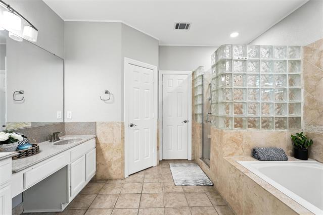 Building Photo - 2237 Grinelle Dr