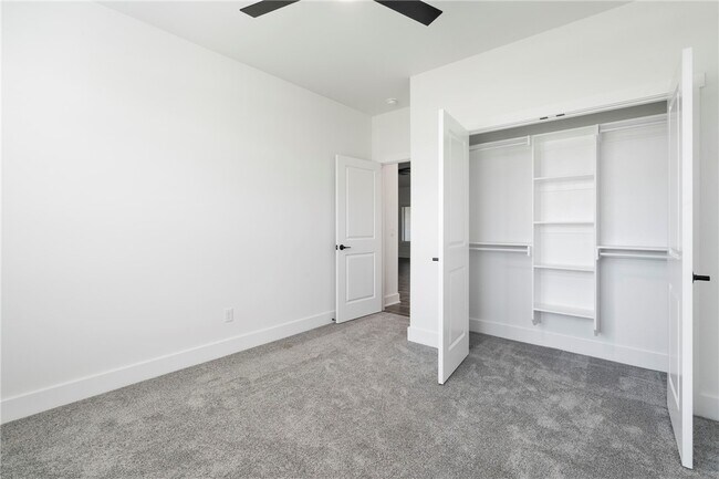 Building Photo - 87 N Banner Ave