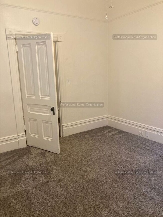 Building Photo - One bedroom Gem in Heart of Quaint, Historic West Petaluma