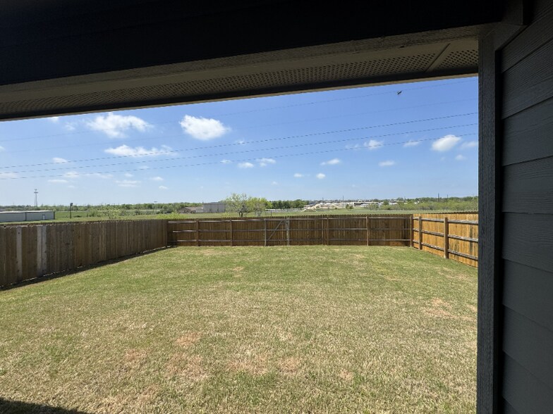 Building Photo - 402 Stone Vly Rd