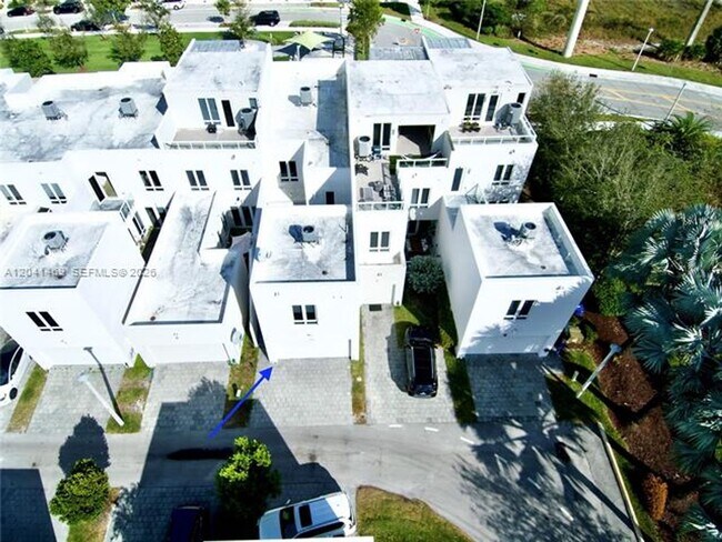 Building Photo - 6306 NW 104th Path