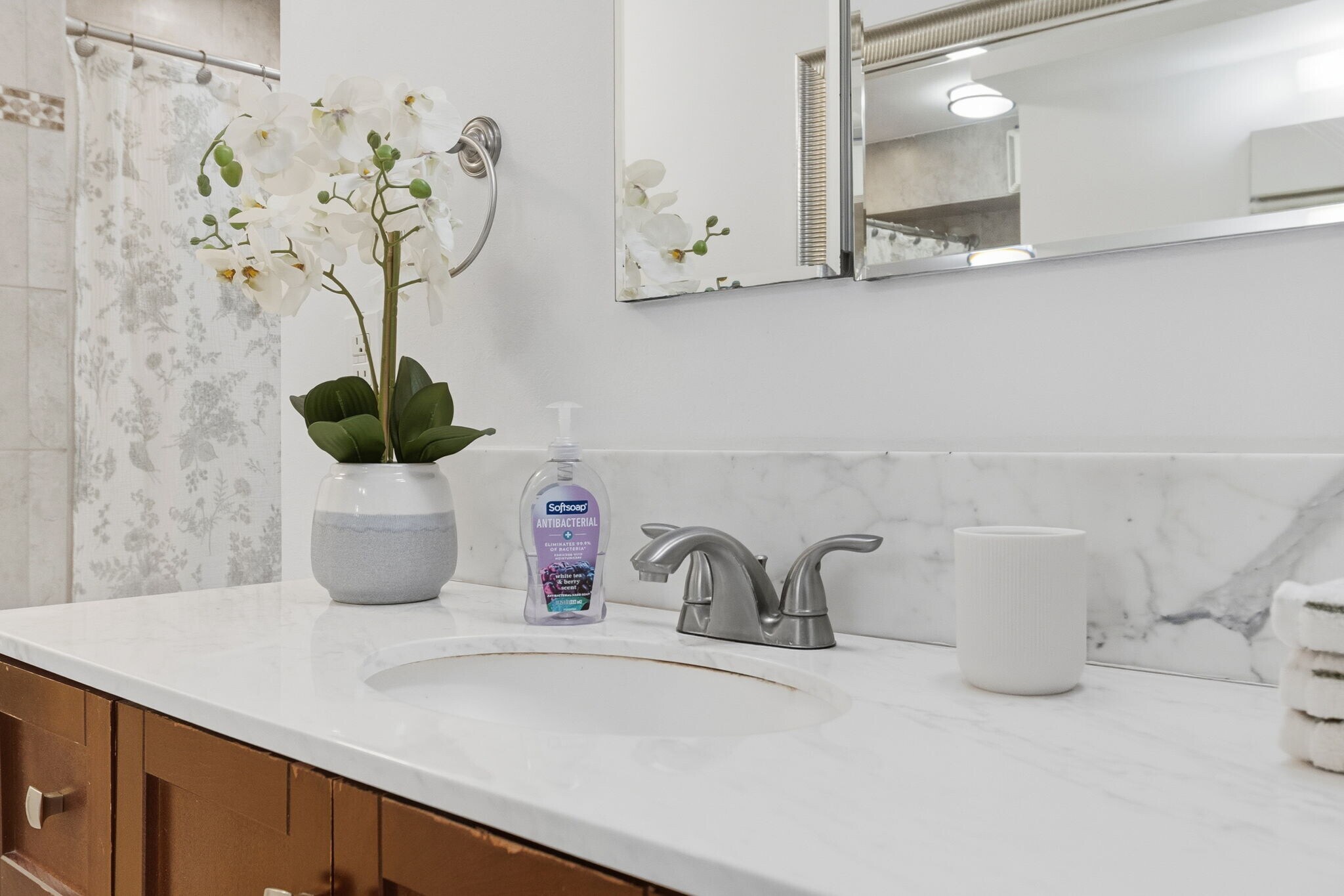 Building Photo - 5057 Les Chateaux Dr