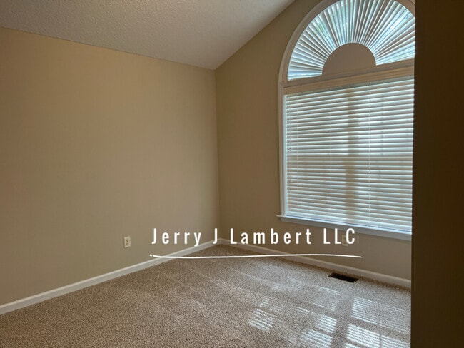 Building Photo - 106 Abram Way