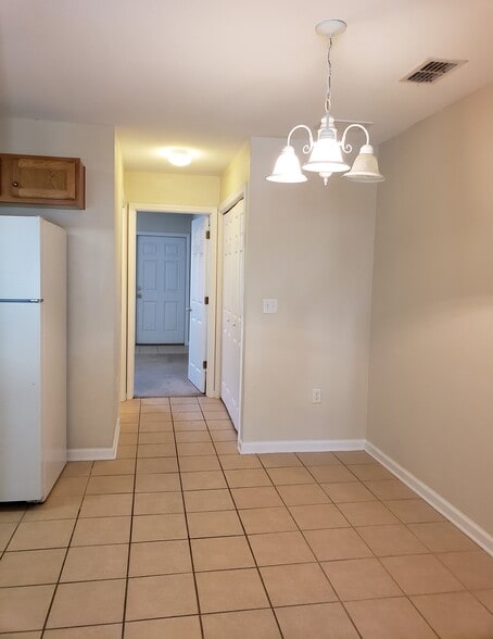 Building Photo - 4434 Gearhart Rd