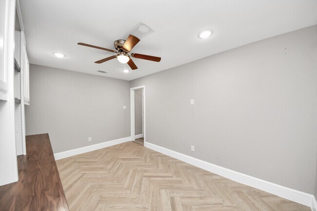 Building Photo - 10719 Lacaille Ln