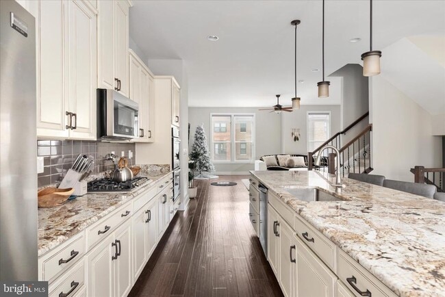 Building Photo - 44735 Medway Ter